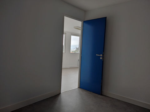 A louer bureaux 35 m2 avec ascenseur et parking &agrave; Bordeaux 1040 33000 Bordeaux