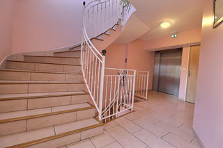  Immeuble � vendre 15 + pi�ces 1200 m�