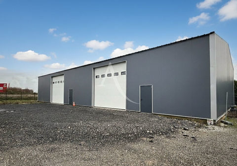 LOCAL / DEPOT  220m&sup2;  Z.A. DE CROIX FORT &agrave; SAINT-CHRISTOPHE 1300 17220 Saint christophe