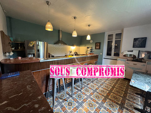   Sainte-Gemme, Maison de 200 m� Maison - 6 pi�ce(s)