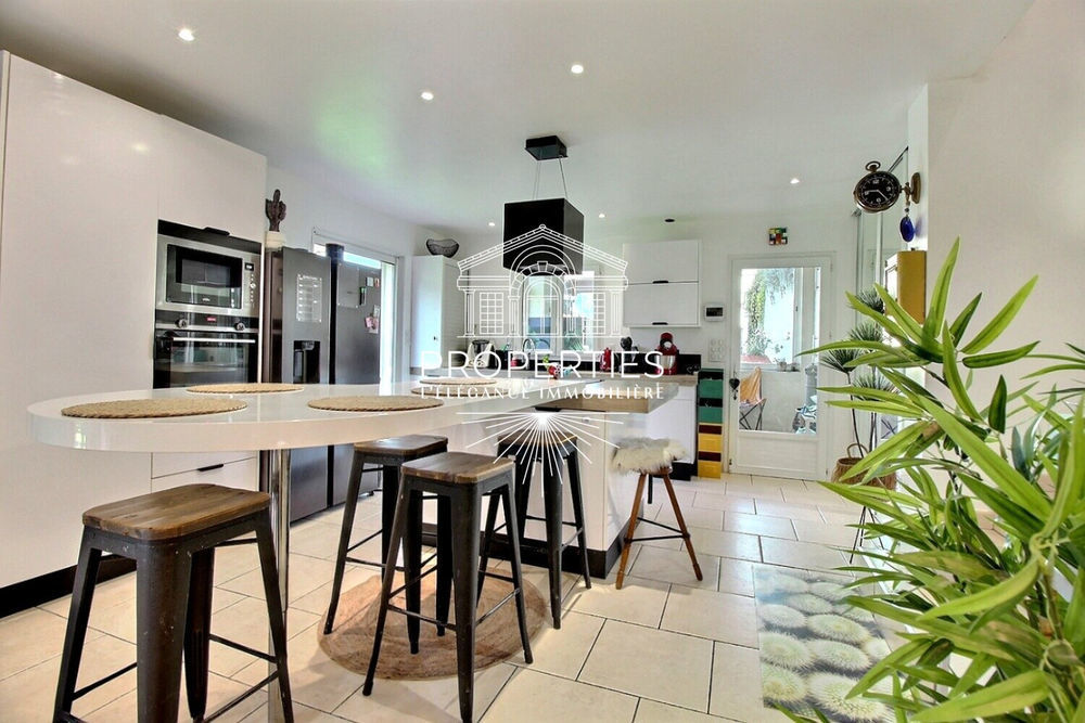 � vendre  Maison Bormes-les-Mimosas (83230)