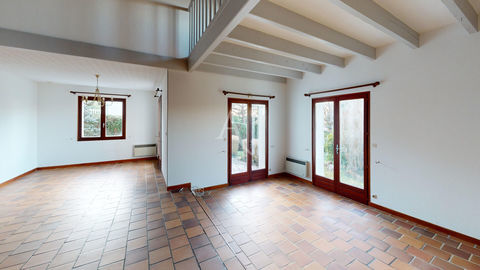   Maison familiale des ann�es 80 � Vouneuil-sous-Biard Maison - 5 pi�ce(s) - 140 m�