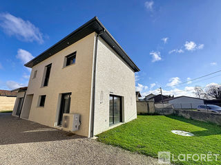  Maison 4 pi�ces 122 m� La cote saint andre