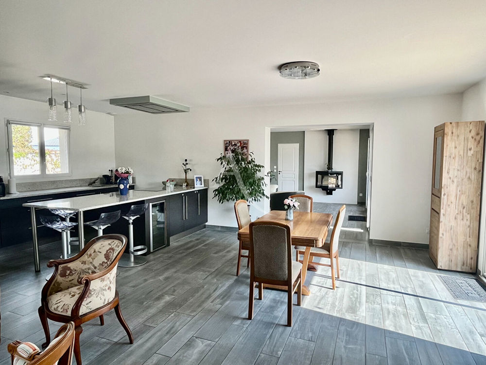 � vendre  Maison Saint-Jean-d'Illac (33127)