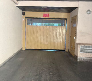  Parking / Garage � louer 