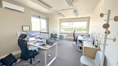 Bureaux Aix En Provence 1 pi&egrave;ce(s) 19 m2 609 13290 Les milles