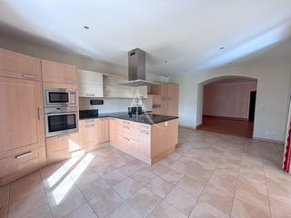  Appartement � vendre 5 pi�ces 180 m�