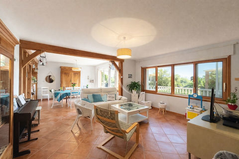   COUR-CHEVERNY Maison - 7 pi�ce(s) - 184 m�