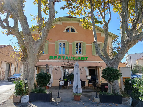 MURS et FOND restaurant emplacement privil&eacute;gi&eacute; et enseigne de renom. 330000 83500 La seyne sur mer
