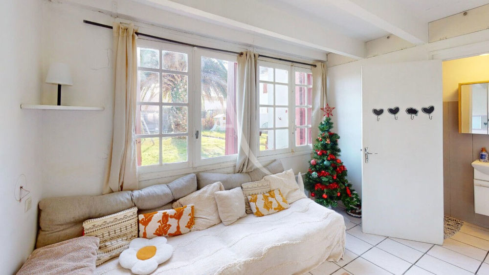 � vendre  Maison Gu�thary (64210)