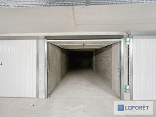  Parking / Garage � louer 