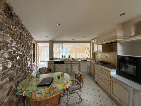   Maison Saint Etienne De Lugdares Maison - 5 pi�ce(s) - 279 m�