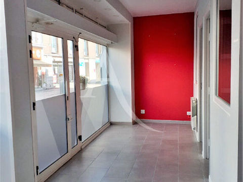 Local commercial 52m&sup2; neuf - CENTRE VILLE- IDEAL FRANCHISE 770 76220 Gournay en bray