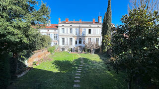  Immeuble � vendre 15 + pi�ces 758 m�