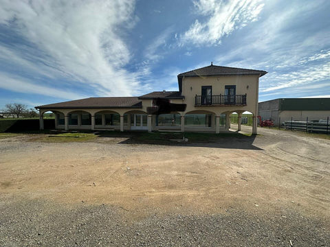   Maison 7 pi�ces + Local commercial  de 270 m2 Maison - 12 pi�ce(s) - 201 m�