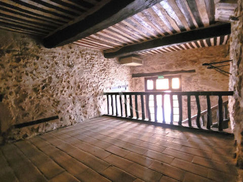 Local commercial Grasse 80.65 m2 ou habitation 96500 06130 Grasse