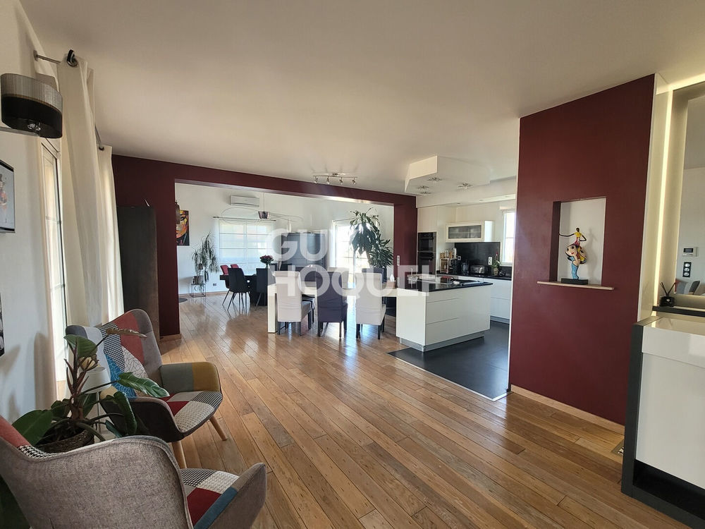 � vendre  Maison M�ze (34140)