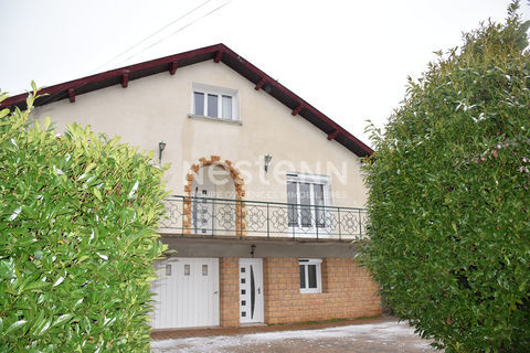   SAINTE SIGOLENE !Maison  traditionnelle  d'environ 130 m2  sur plus de 700m2 de terrain! Maison - 7 pi�ce(s) - 129 m�