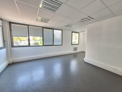 SAINT MALO PARAME  BUREAU A LOUER 1545 35400 Parame