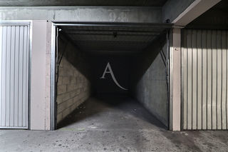  Parking / Garage � louer 