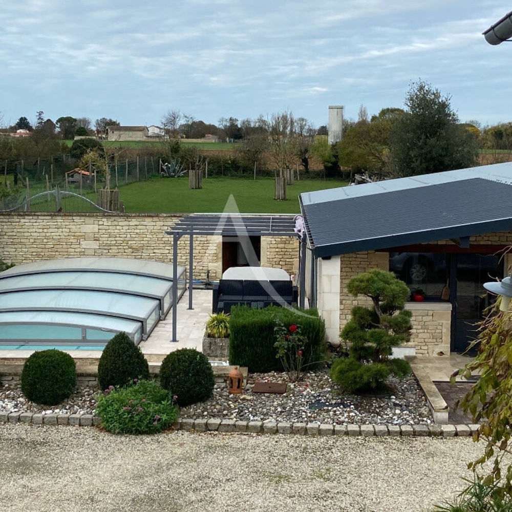 � vendre  Maison Montroy (17220)