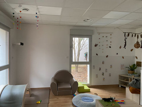 Vente Murs 110 m2 + jardin privatif + 3 places parking - Craponne (69290) 331700 69290 Craponne