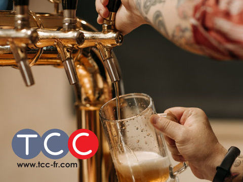 Bar de soir- simple &agrave; g&eacute;rer- rentabilit&eacute; au dessus de la normale ! 291600 64000 Pau