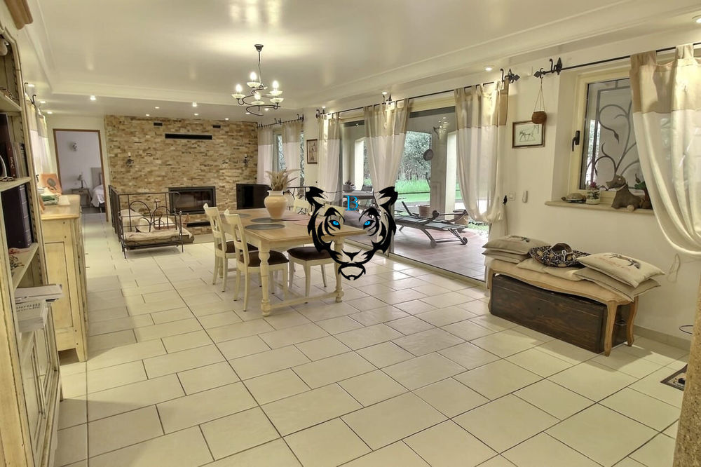 � vendre  Maison La Motte (83920)