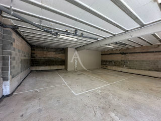  Parking / Garage � louer 120 m�