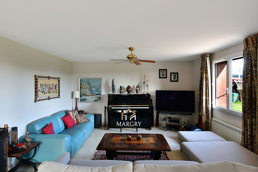 � vendre  Maison Cessy (01170)