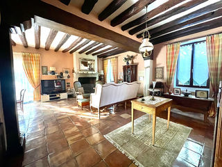  Immeuble � vendre 10 pi�ces 331 m�