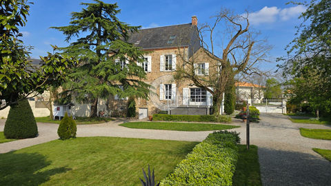   PROPRI�T� 9 PIECES - 274M� � VENDRE � BELLEVIGNY Maison - 9 pi�ce(s) - 275 m�