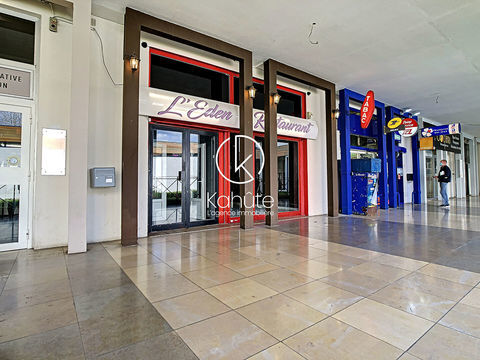 Local commercial de 130m2 id&eacute;alement plac&eacute; dans la Galerie Marchande de Champvert &agrave; Lyon 5 1370 69005 Lyon