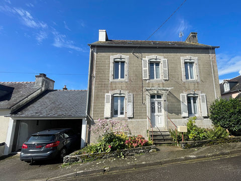   FINIST�RE : Ch�teauneuf du Faou. Grande maison de ville de 4 chambres avec garage et jardin. Maison - 6 pi�ce(s) - 114 m�