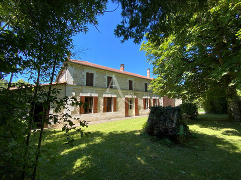   Tr�s grande Maison de campagne, grenier am�nageable 152m2 + d�pendances Maison - 3 pi�ce(s) - 80 m�
