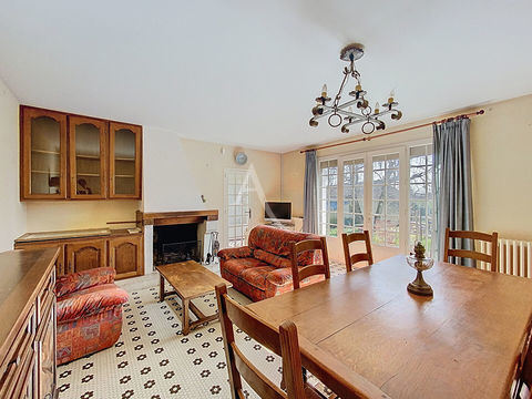   Ensemble immobilier dans le bourg de Martign� Briand Maison - 6 pi�ce(s) - 197 m�