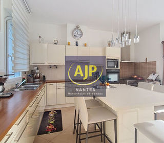  Maison � vendre 8 pi�ces 306 m�