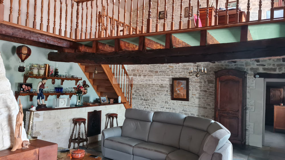 � vendre  Maison Souvign� (16240)