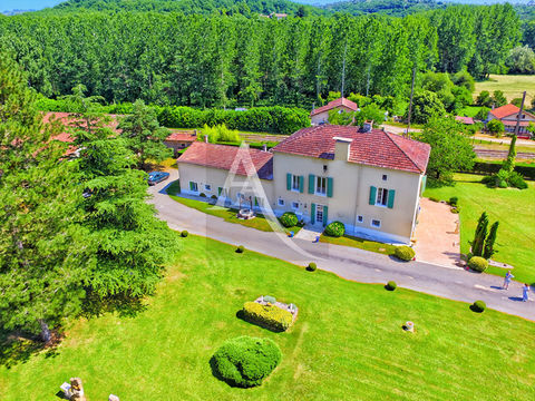   Exceptionnelle propri�t� de caract�re avec g�te et d�pendances Maison - 12 pi�ce(s)