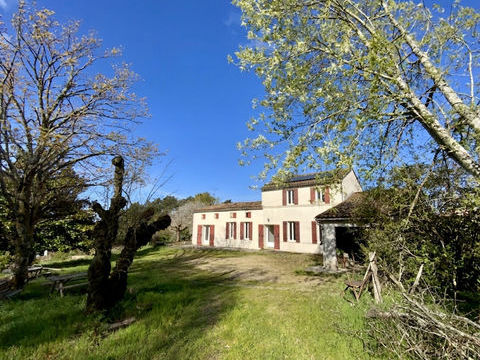   Maison Soubran 195m2 avec tr�s grand terrain Maison - 7 pi�ce(s) - 195 m�