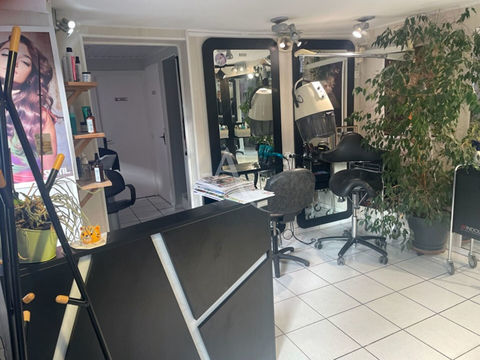 Local commercial de 35 m&sup2; , 3 pi&egrave;ces 40000 41300 Pierrefitte sur sauldre