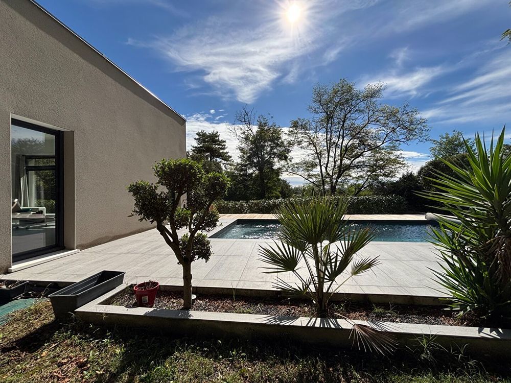 � vendre  Maison Mont�limar (26200)