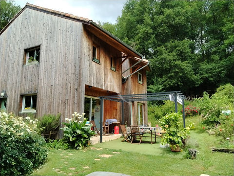   Belle maison proche Villefranche-du-P�rigord, 3 chambres, terrain 5200m� Maison - 4 pi�ce(s) - 123 m�