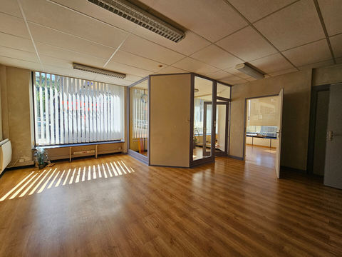 Local commercial Le Pont De Beauvoisin 95,40 m2 750 38480 Le pont de beauvoisin