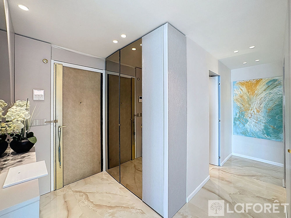 � vendre  Appartement Roquebrune-Cap-Martin (06190)