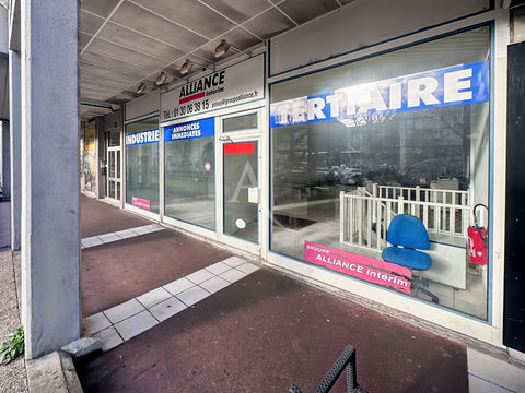 Local commercial 143 m&sup2; 336000 78300 Poissy