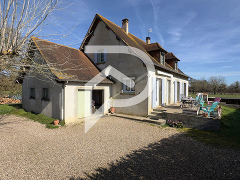   P�rigourdine avec piscine et d�pendance 160 m� et 8125m� de terrain Maison - 6 pi�ce(s) - 160 m�