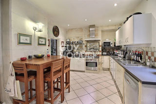  Immeuble � vendre 9 pi�ces 280 m�