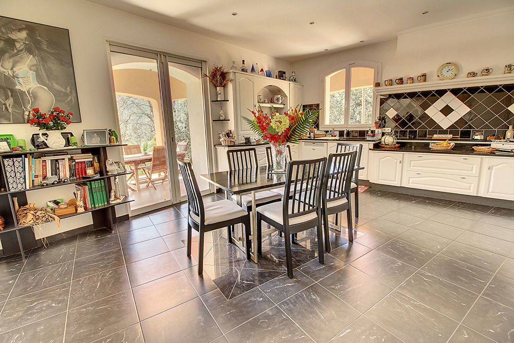 � vendre  Maison Le Cannet-des-Maures (83340)