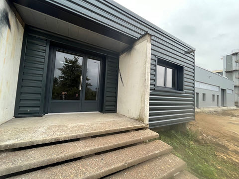 Local d'activit&eacute; Besancon 393 m2 - A LOUER 3150 25000 Besancon